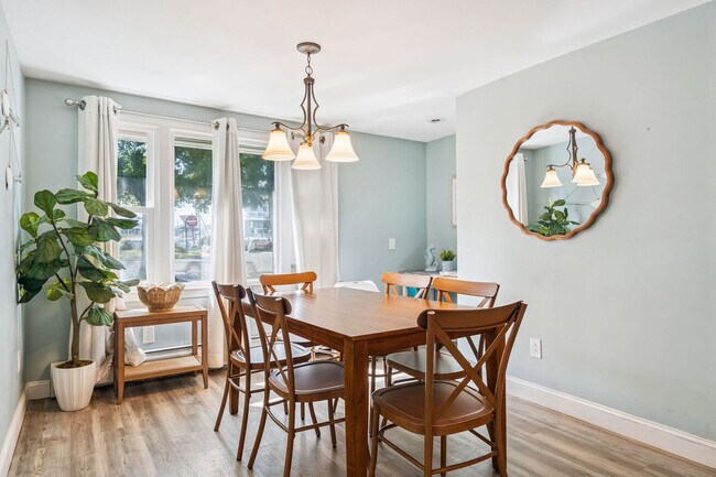 Building Photo - 2 Dover Ave