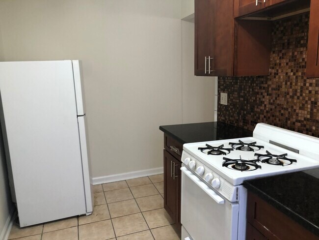 Building Photo - 7 Laidlaw Ave