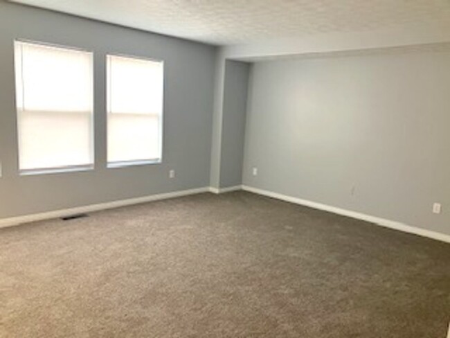 Building Photo - ***Spacious DREAM HOME w/Fresh Paint New A...
