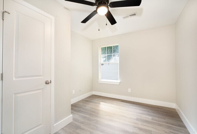 Building Photo - 3310 Florida Ave