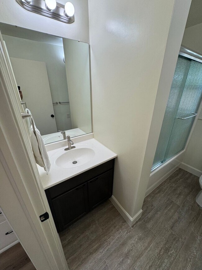 Building Photo - Beautifully Renovated 3 Bedroom ~ 2 Bathro...