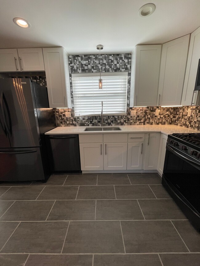 Building Photo - 1629 Citadel Pl