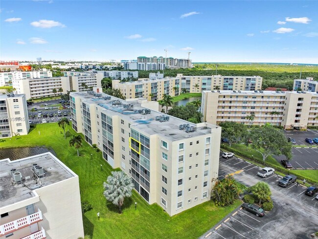 Building Photo - 321 SE 3rd St