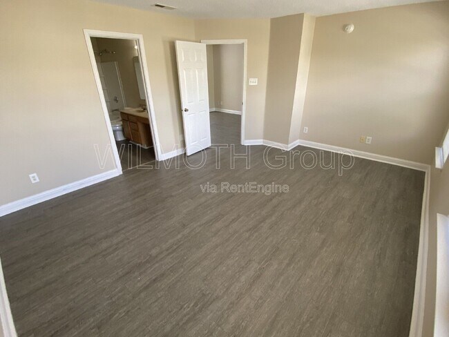 Building Photo - 12853 Courage Crossing