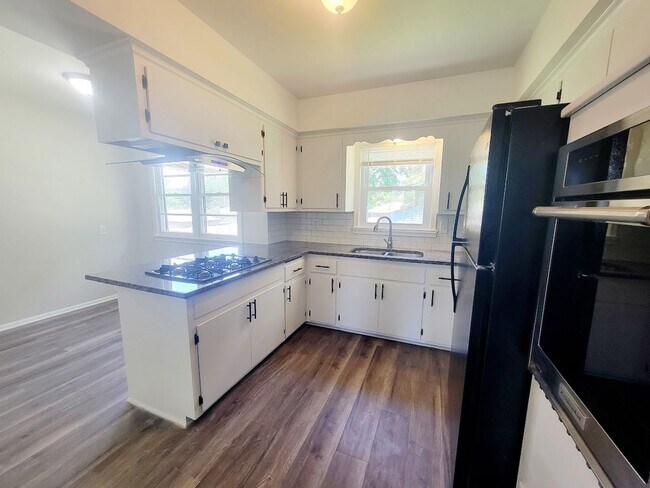 Building Photo - 5641 4th St NE