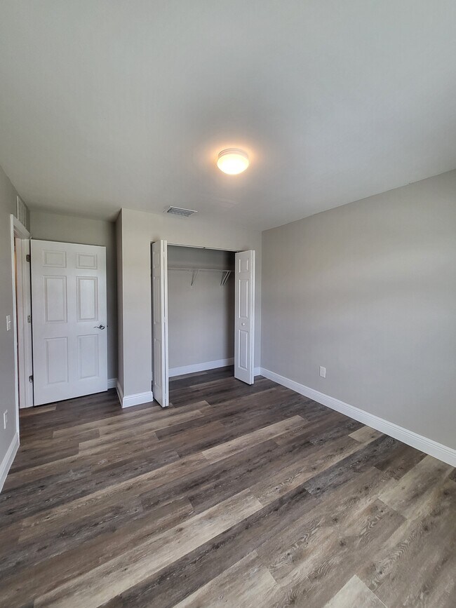 Building Photo - 9020 S Indio Cir