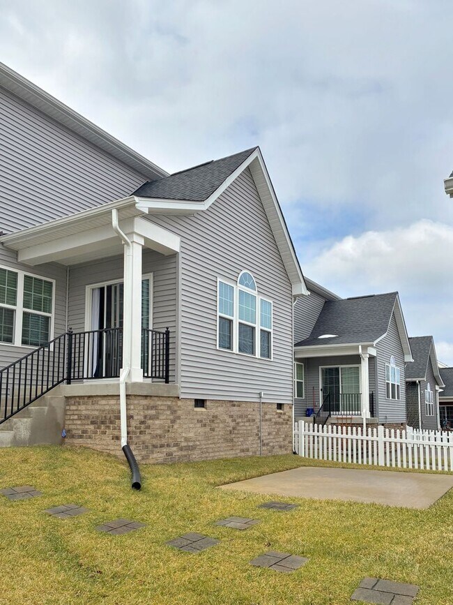 Building Photo - New and Modern Three Bedroom in Bon Air