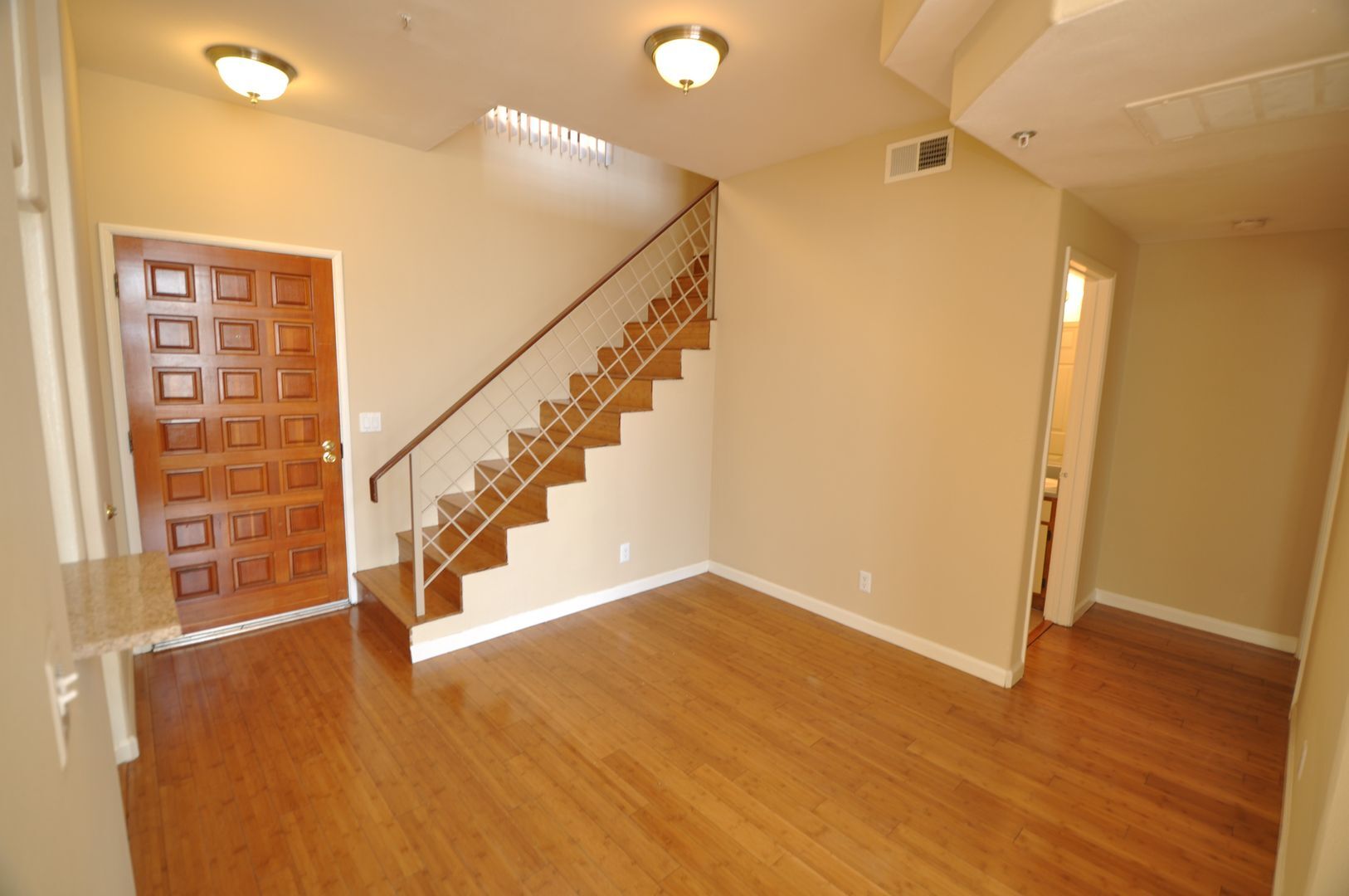 Building Photo - 425 N Alvarado St