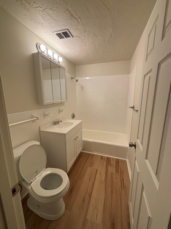 Building Photo - 707 Bedford St