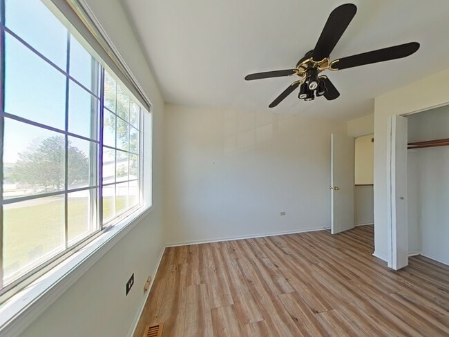 Building Photo - 3524 Willowview Ct
