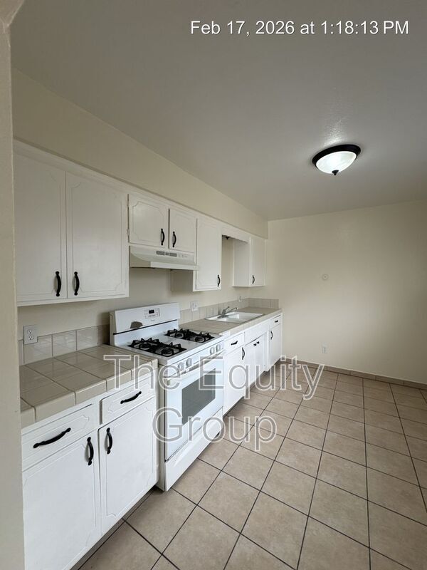 Building Photo - 624 N Garden St