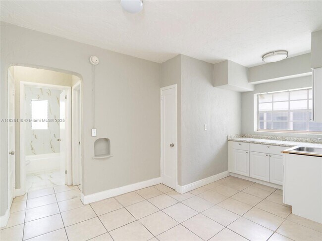 Building Photo - 7635 Dickens Ave
