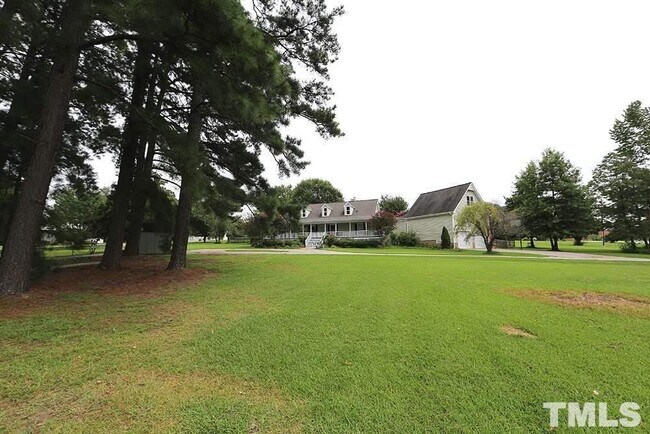 Building Photo - 7824 Humie Olive Rd