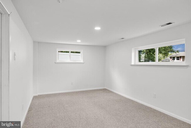 Building Photo - 408 California Trail