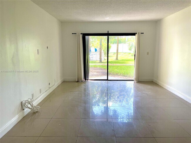 Building Photo - 8290 Lake Dr