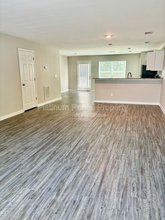 Building Photo - 4456 Pinscher St