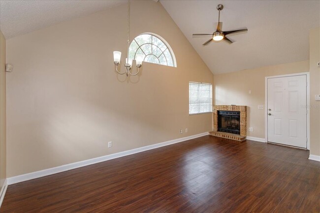 Building Photo - 620 Glenwood Ct