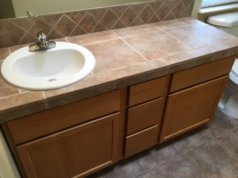 Building Photo - 709 Loma Pinon Loop NE