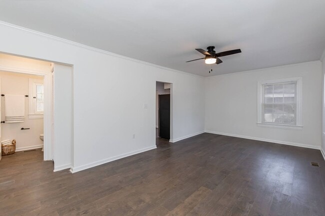 Building Photo - Amazingly large 2 bedroom home with fenced yard!