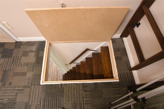 Building Photo - 940 Wycliffe Dr