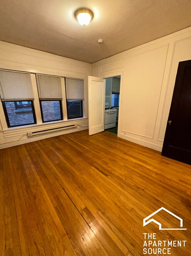 Building Photo - 1307 Oak Ave