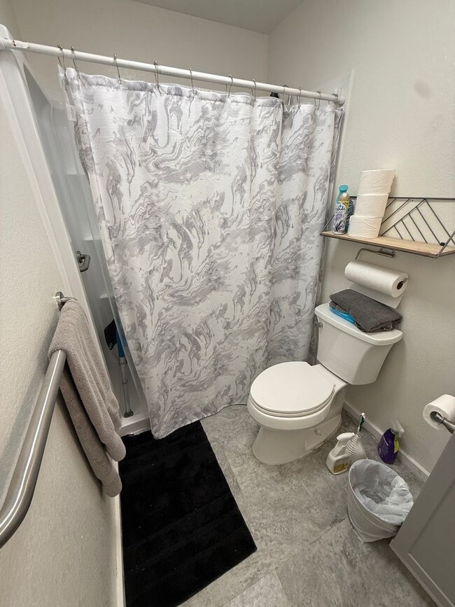 Building Photo - Ocean View 3 Bedroom Duplex Available Now in Kaimuki