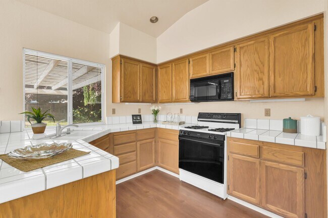 Building Photo - 8566 Aspen Brook Way