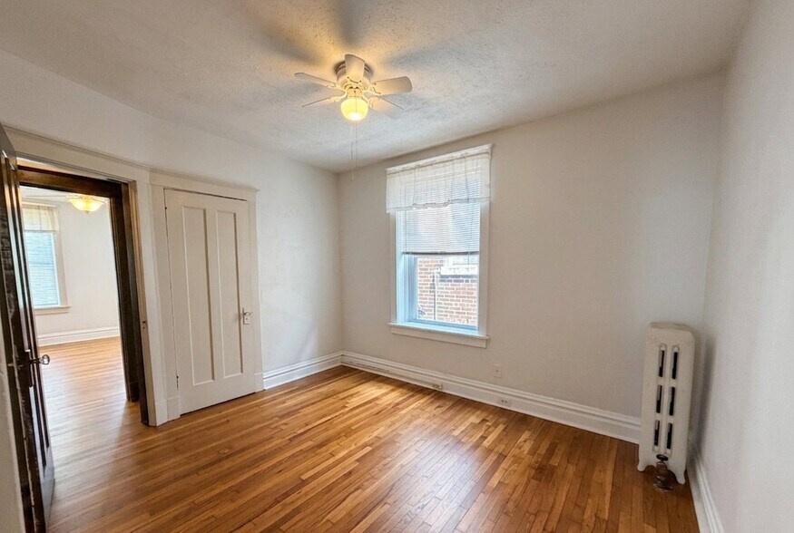 Building Photo - 3850 De Tonty St