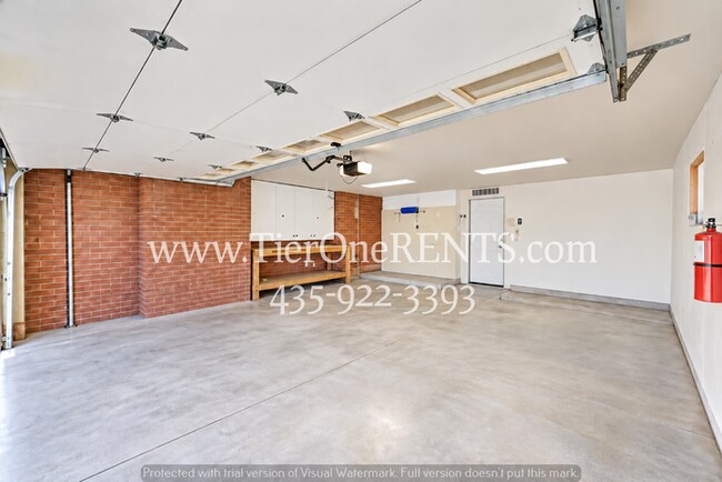 Building Photo - This property offers a NO DEPOSIT option available for qualified renters!