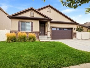 Building Photo - S Jordan-Beautiful 5 bed 3 bath family home