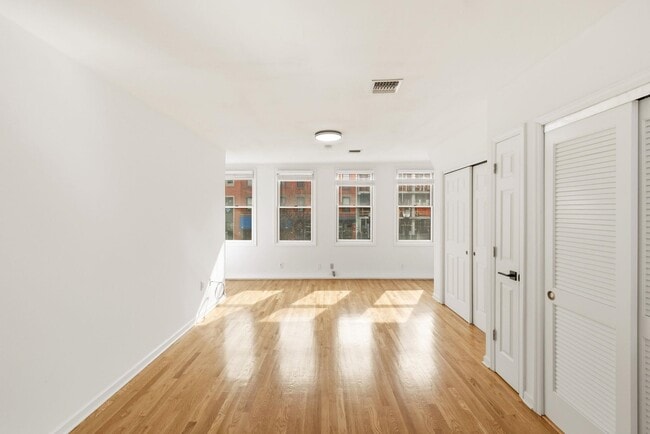 Building Photo - 312 Washington St