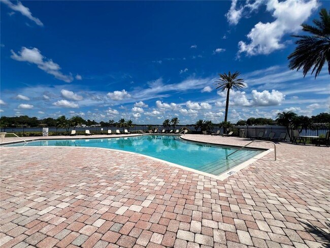 Building Photo - 13824 Orange Sunset Dr