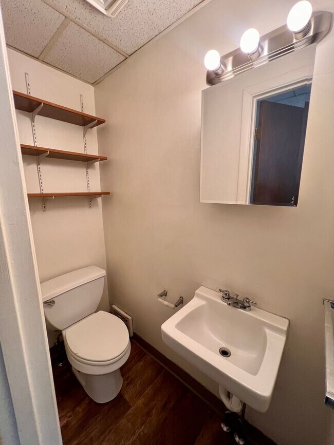 Building Photo - 1509 Hatteras St