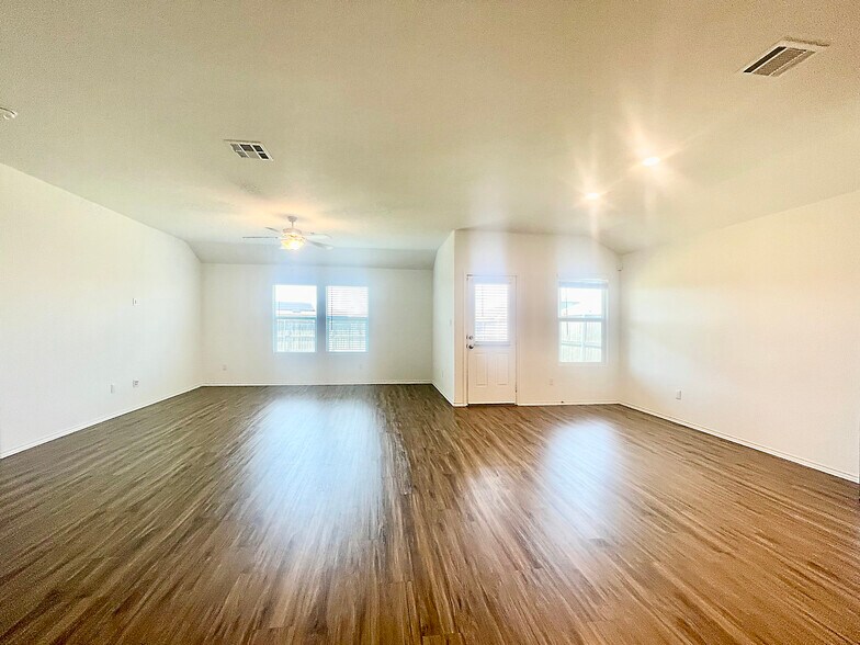 Building Photo - 217 Coventry Dr