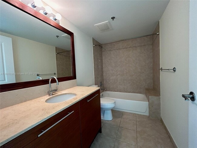 Building Photo - 2641 N Flamingo Rd