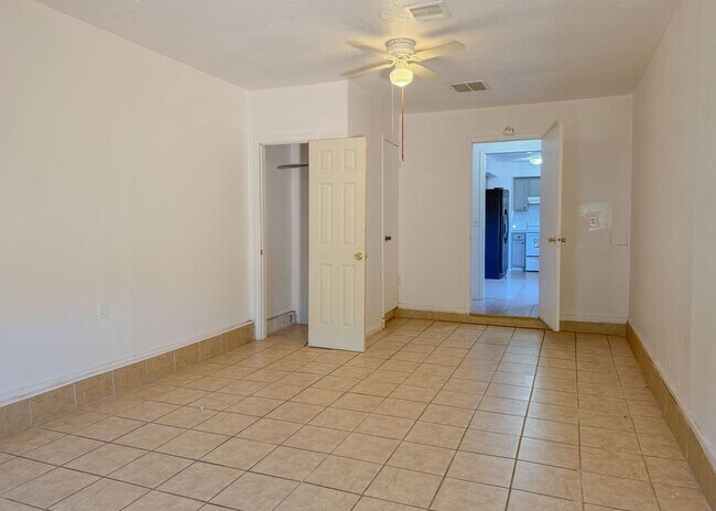 Building Photo - MWC HOME FOR RENT!
