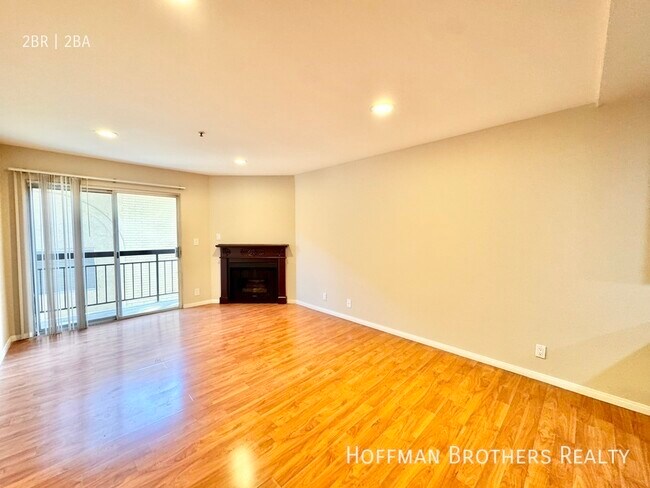 Building Photo - 8724 Burton Way