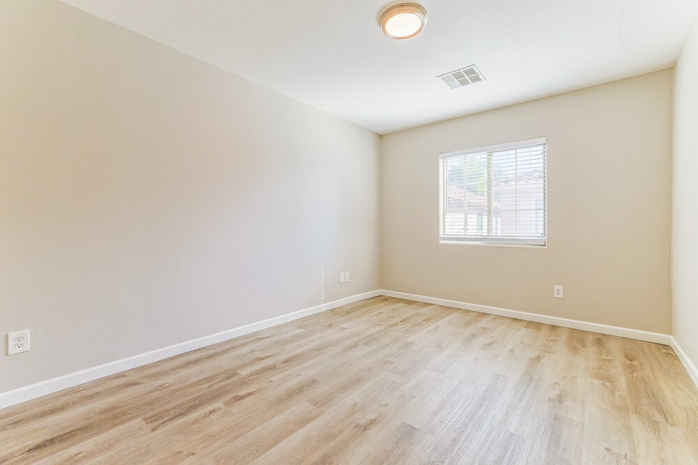 Building Photo - 3809 E Santa Fe Ln