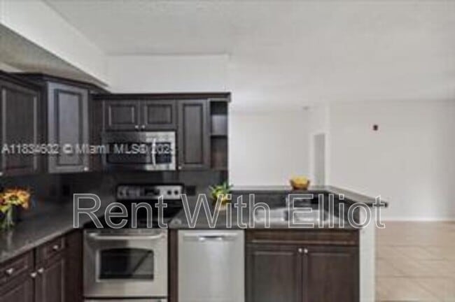 Building Photo - 6952 SW 39th St