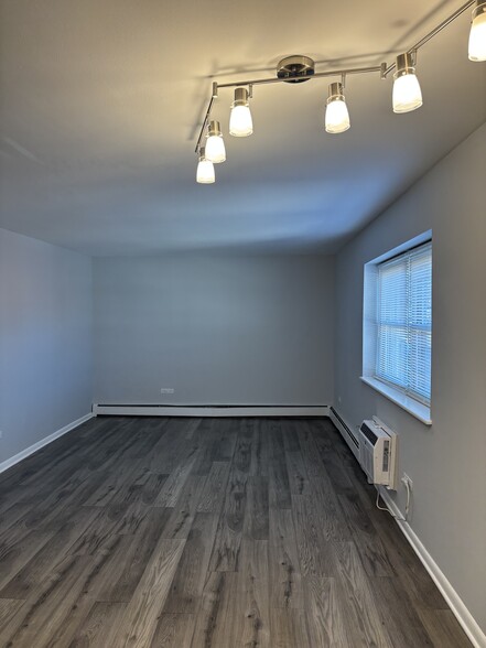 Building Photo - 7232 Randolph St