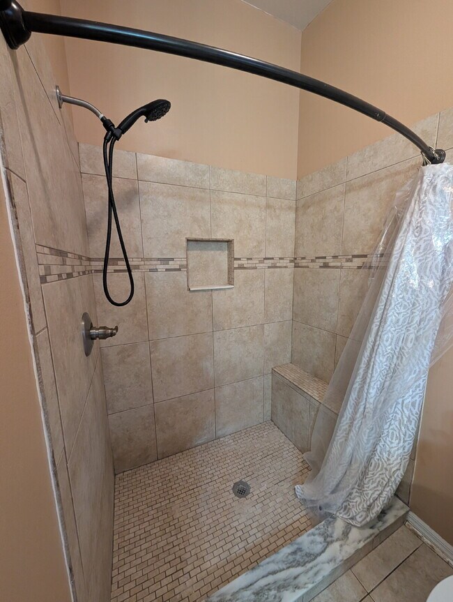Building Photo - Beautiful 3-Bedroom Home in Suntree