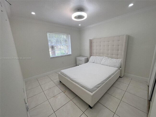 Building Photo - 8482 NW 166th Terrace