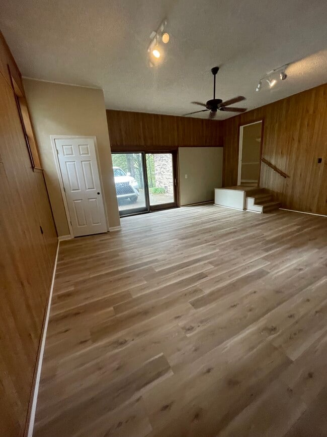 Building Photo - 169 San Carlos Cove