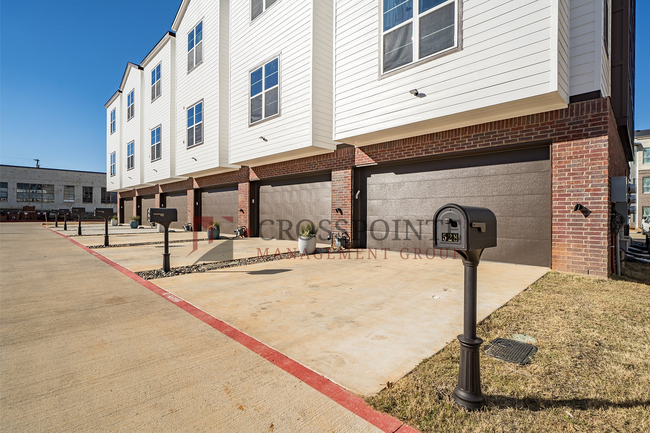 Primary Photo - AVAILABLE NOW! Exquisite 3-bedroom, 3.5-ba...