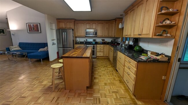 Building Photo - 32 Culross Dr