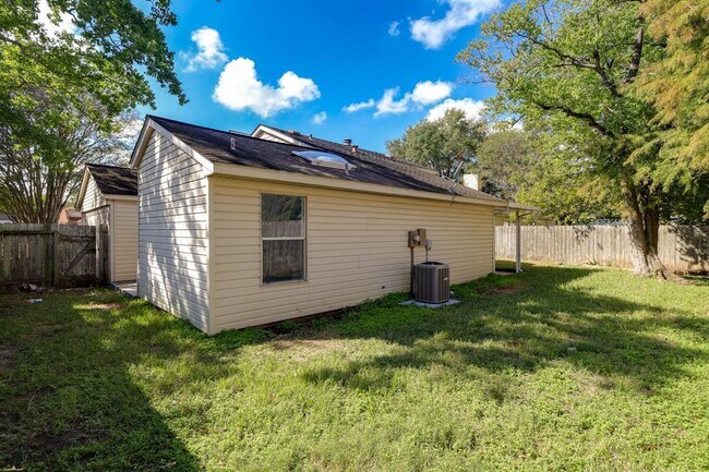 Building Photo - 18326 Autumn Trails Ln