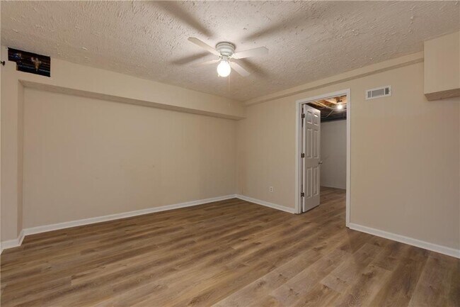 Building Photo - 2890 Carrollton Ct