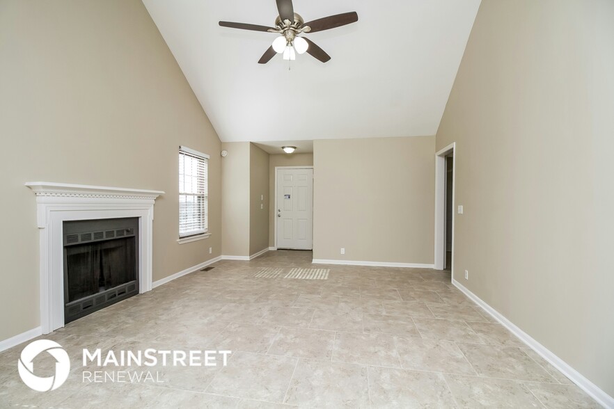 Building Photo - 3292 LUANN Dr