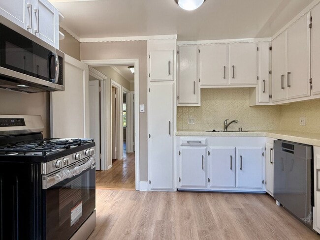 Building Photo - Two bedroom home for rent with large priva...