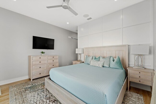 Building Photo - 14300 Front Beach Rd